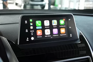 Поддержка приложений Apple CarPlay и Android Auto